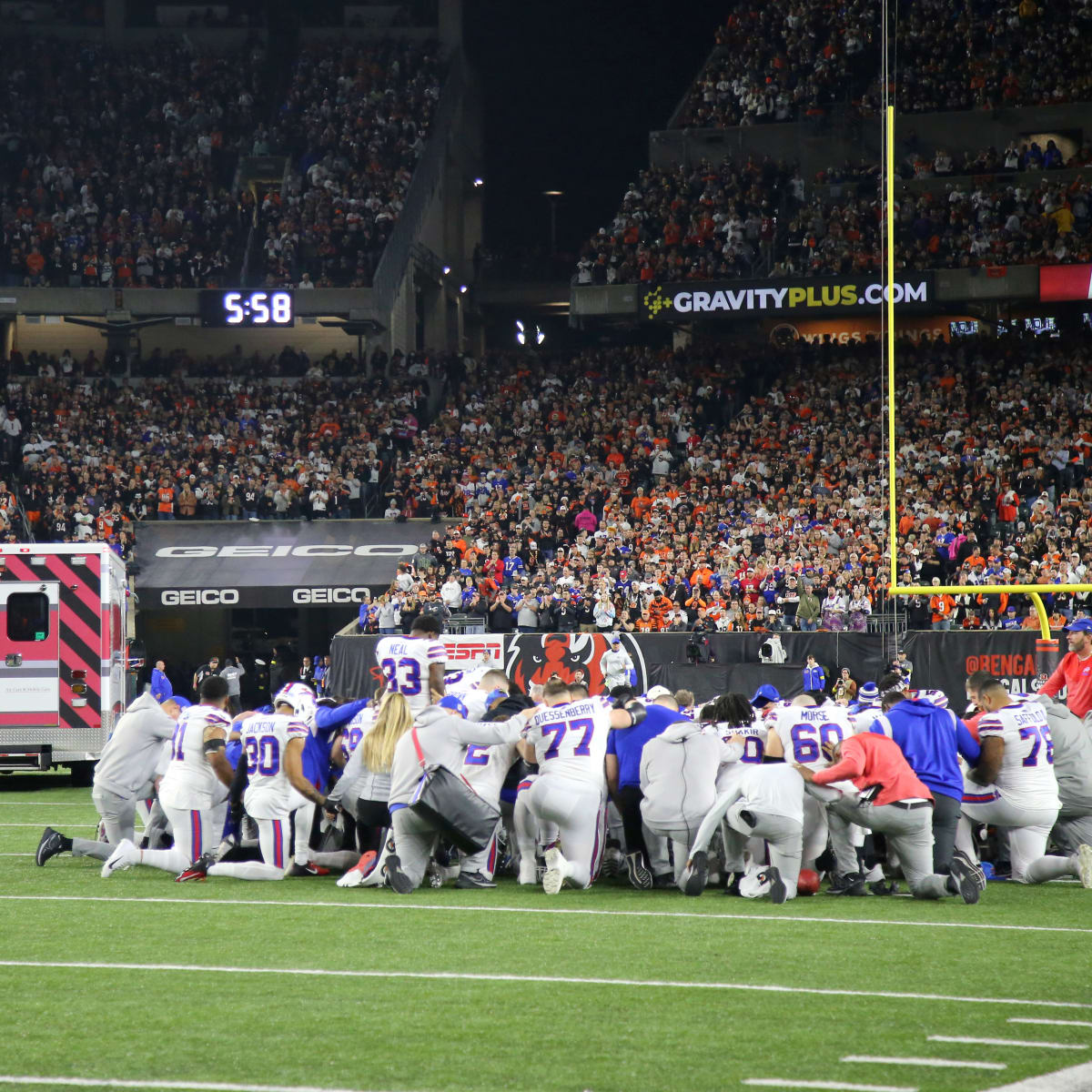 BREAKING: Buffalo Bills vs. Cincinnati Bengals Postponed After Damar Hamlin  Injury - Sports Illustrated Buffalo Bills News, Analysis and More