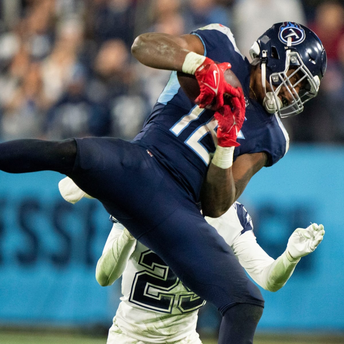 Titans' 20 seasons sprang from rocky start in Memphis