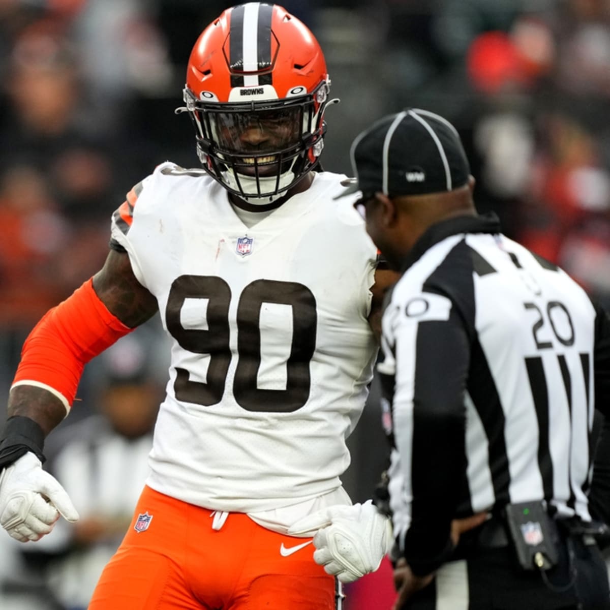 Jadeveon Clowney Linked to Cleveland Browns Division Rival - Sports  Illustrated Cleveland Browns News, Analysis and More