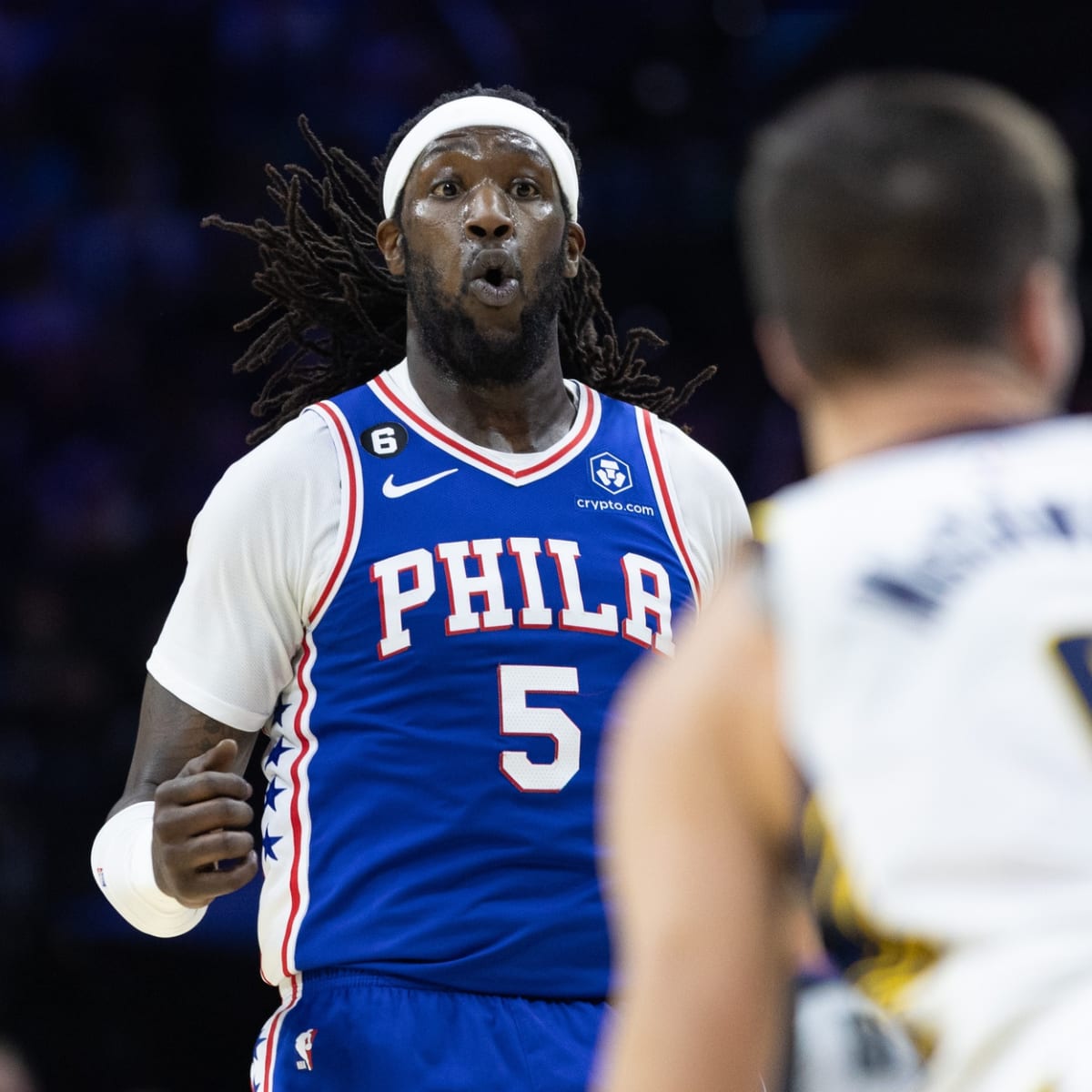 Montrezl Harrell eviscerates the rim