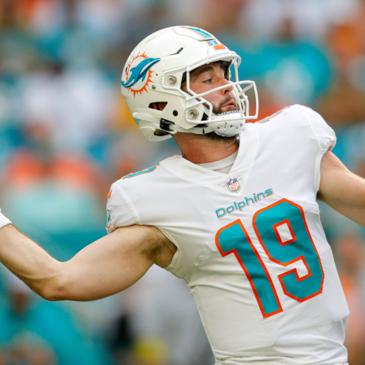 Dolphins rookie QB Skylar Thompson gets his first NFL start