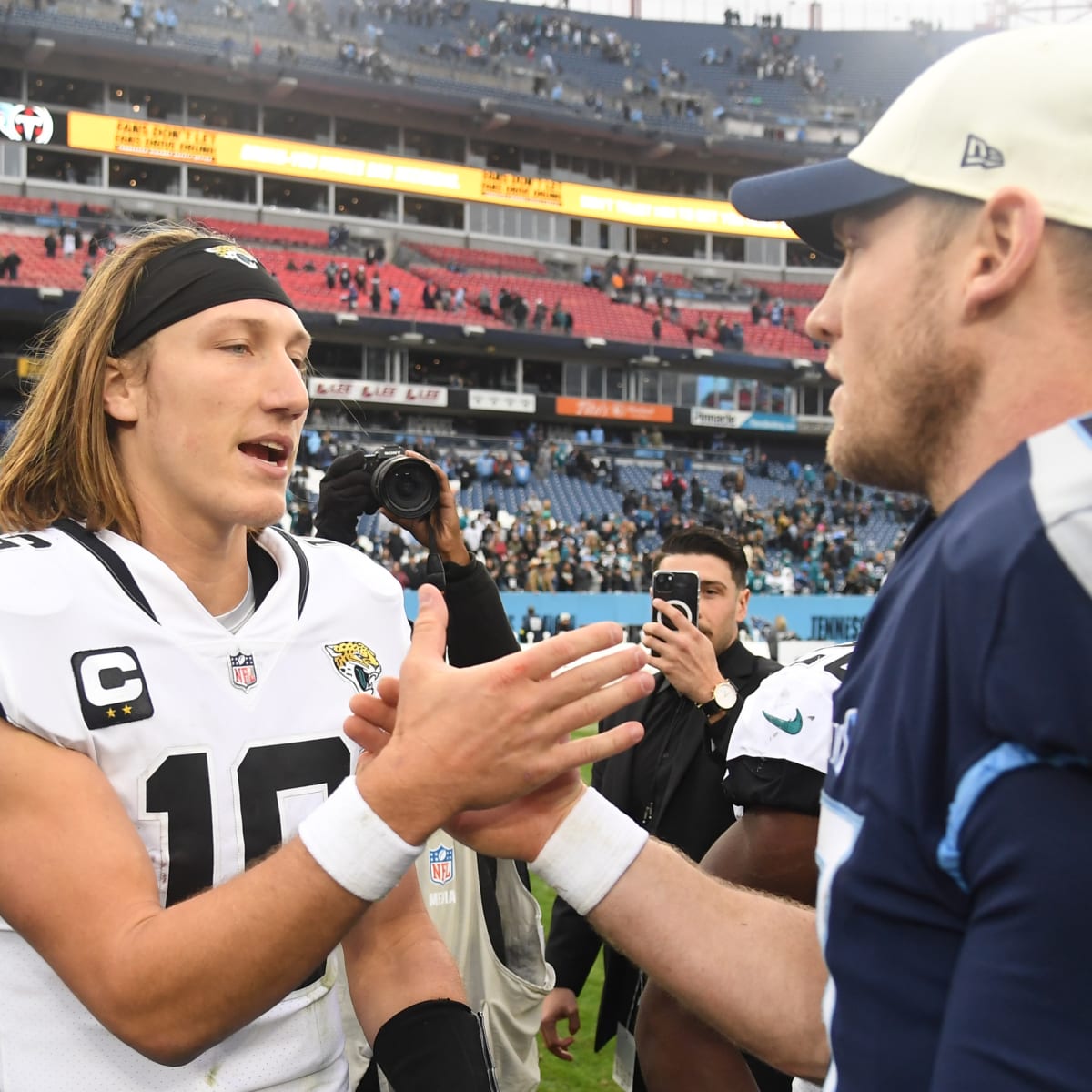 NFL Flexes Chiefs vs. Raiders, Titans vs. Jaguars to Saturday For