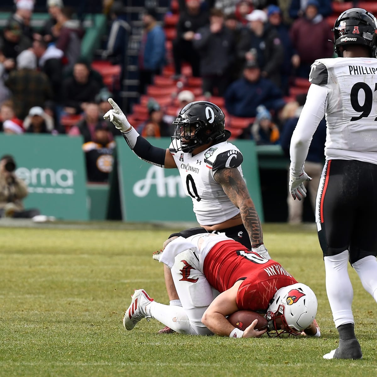 PFF Picks Cincinnati Football's Ivan Pace Jr. As The Top Linebacker To  Watch At 2023 NFL Combine - All Bearcats