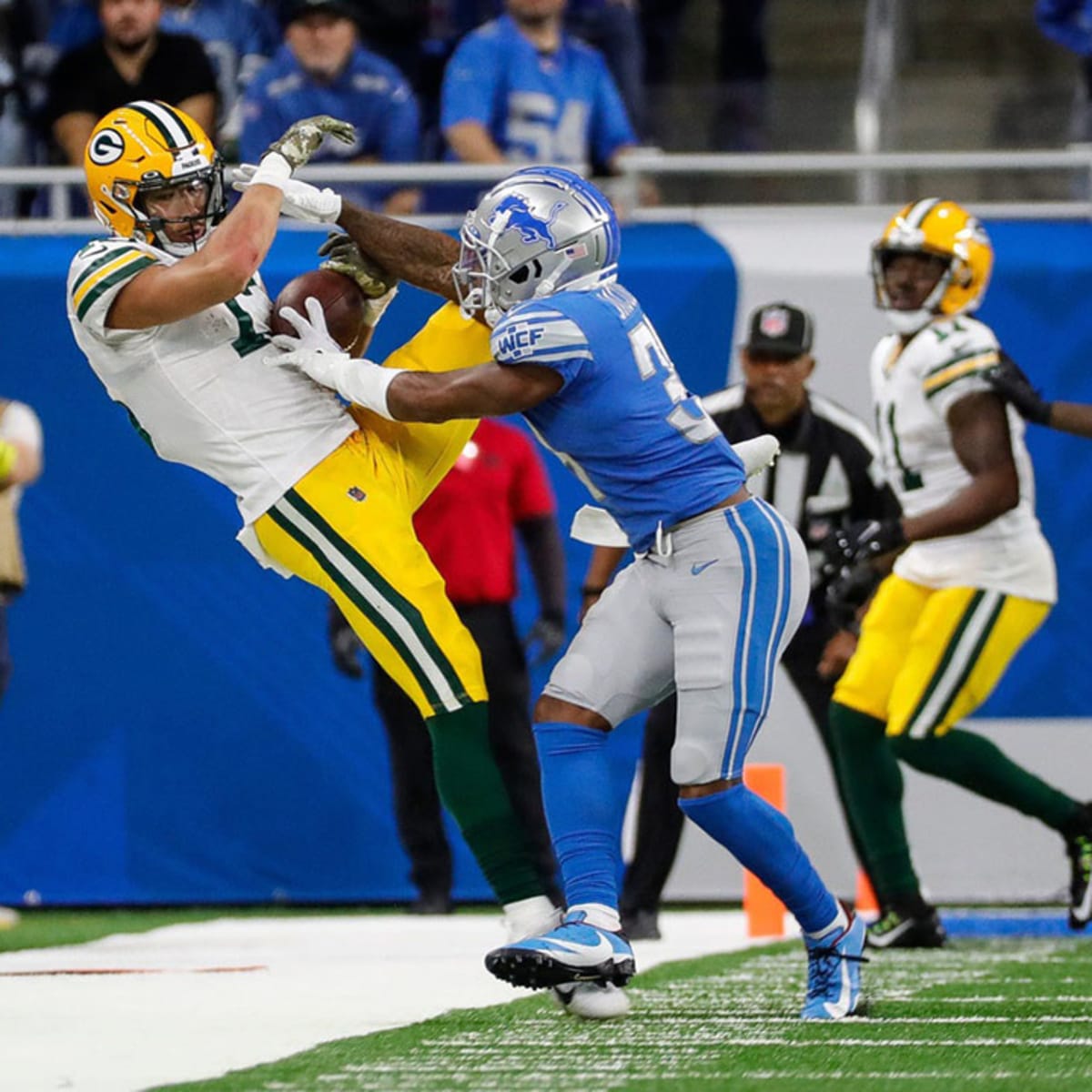 Green Bay Packers vs Detroit Lions game photos from Lambeau Field