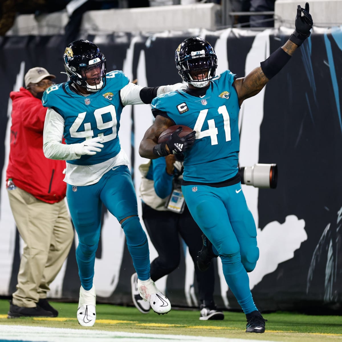 Jaguars welcome Titans for 'all the marbles' after 2-6 start - The