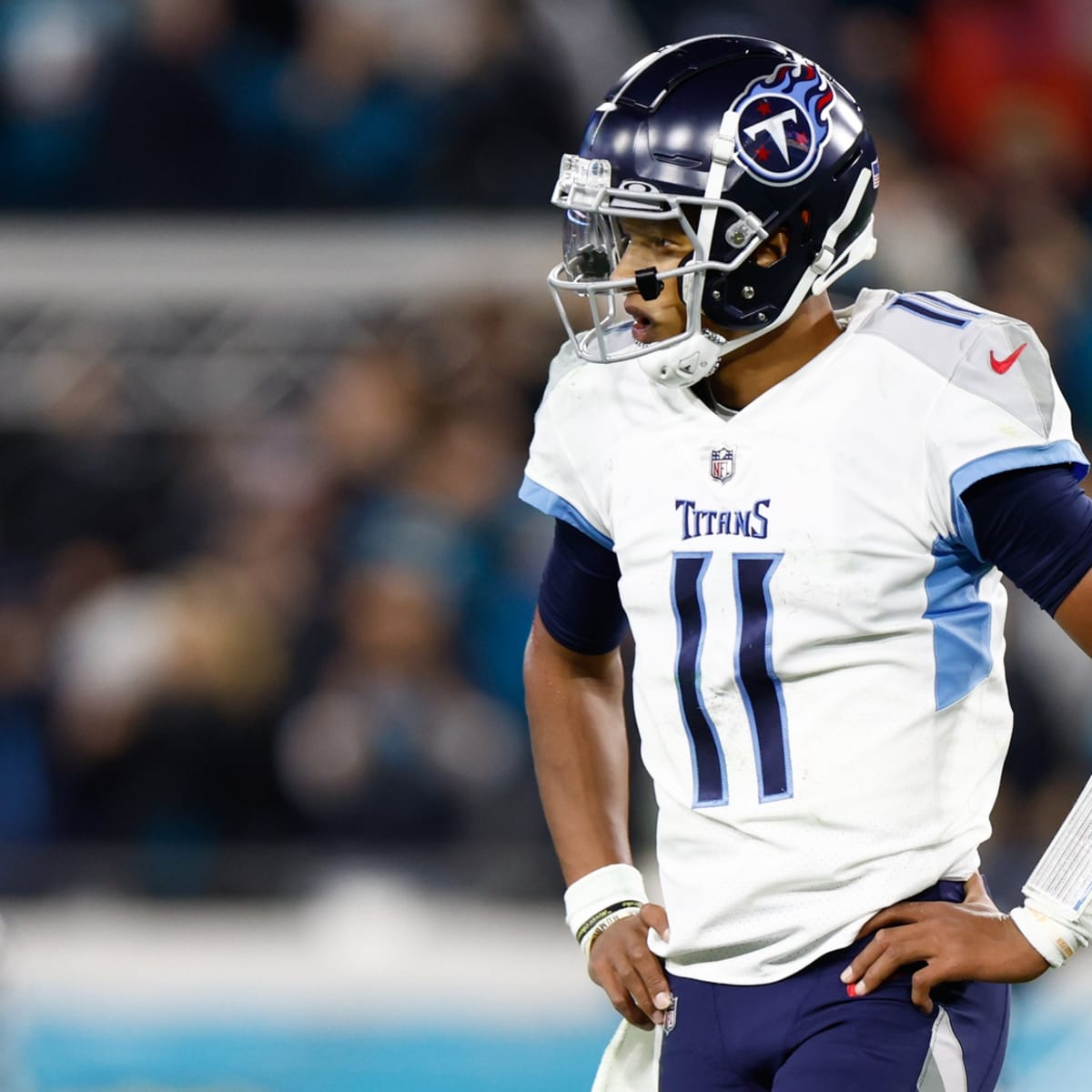 Titans' Dobbs named starting QB for win-and-in game vs. Jaguars