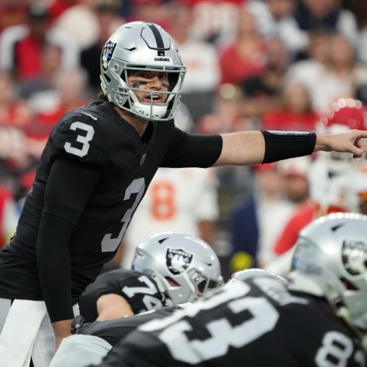 Raiders bench Derek Carr, Jarrett Stidham starting at quarterback