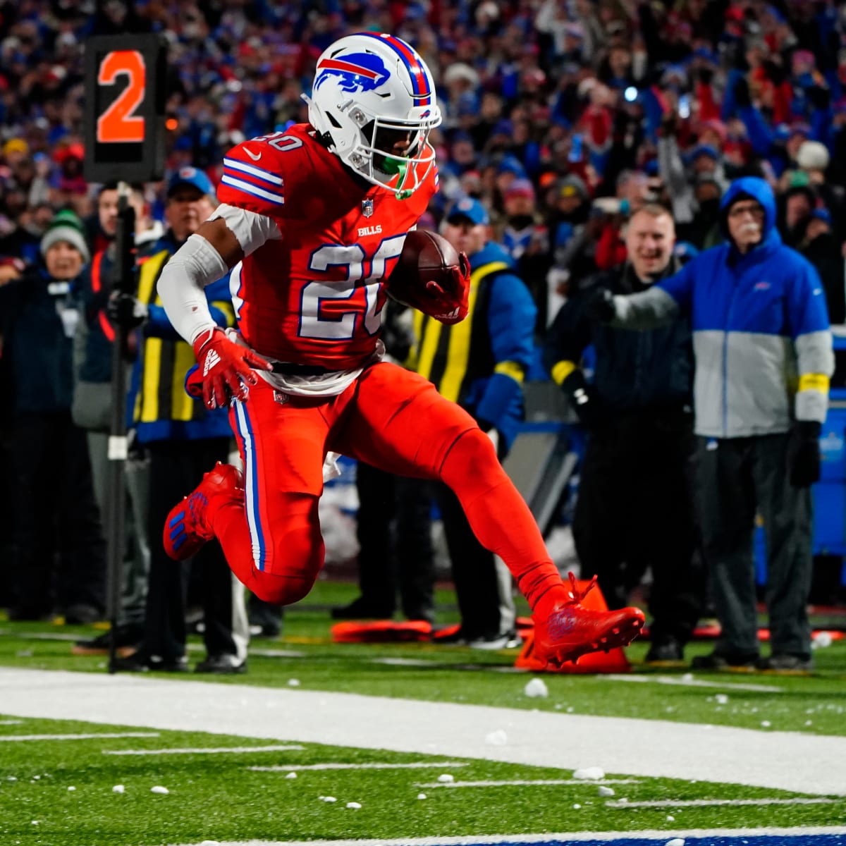 Watch Nyheim Hines' emotional kickoff return for TD as Bills