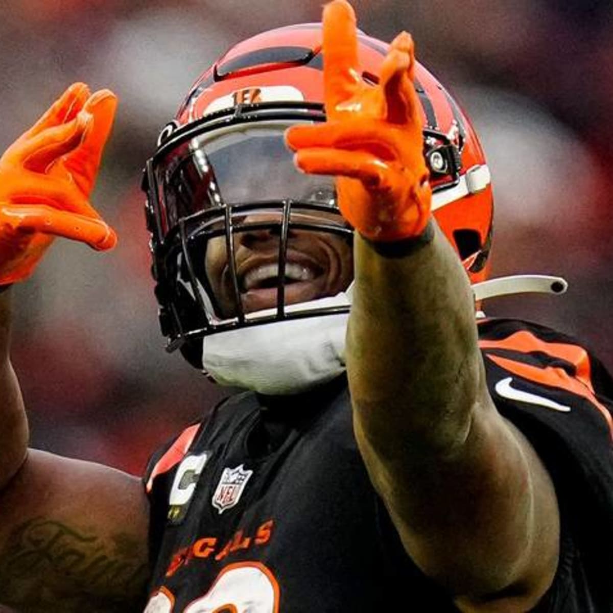 Bengals' Joe Mixon Trolls NFL Decision Makers With Coin Flip TD Celebration  - Sports Illustrated