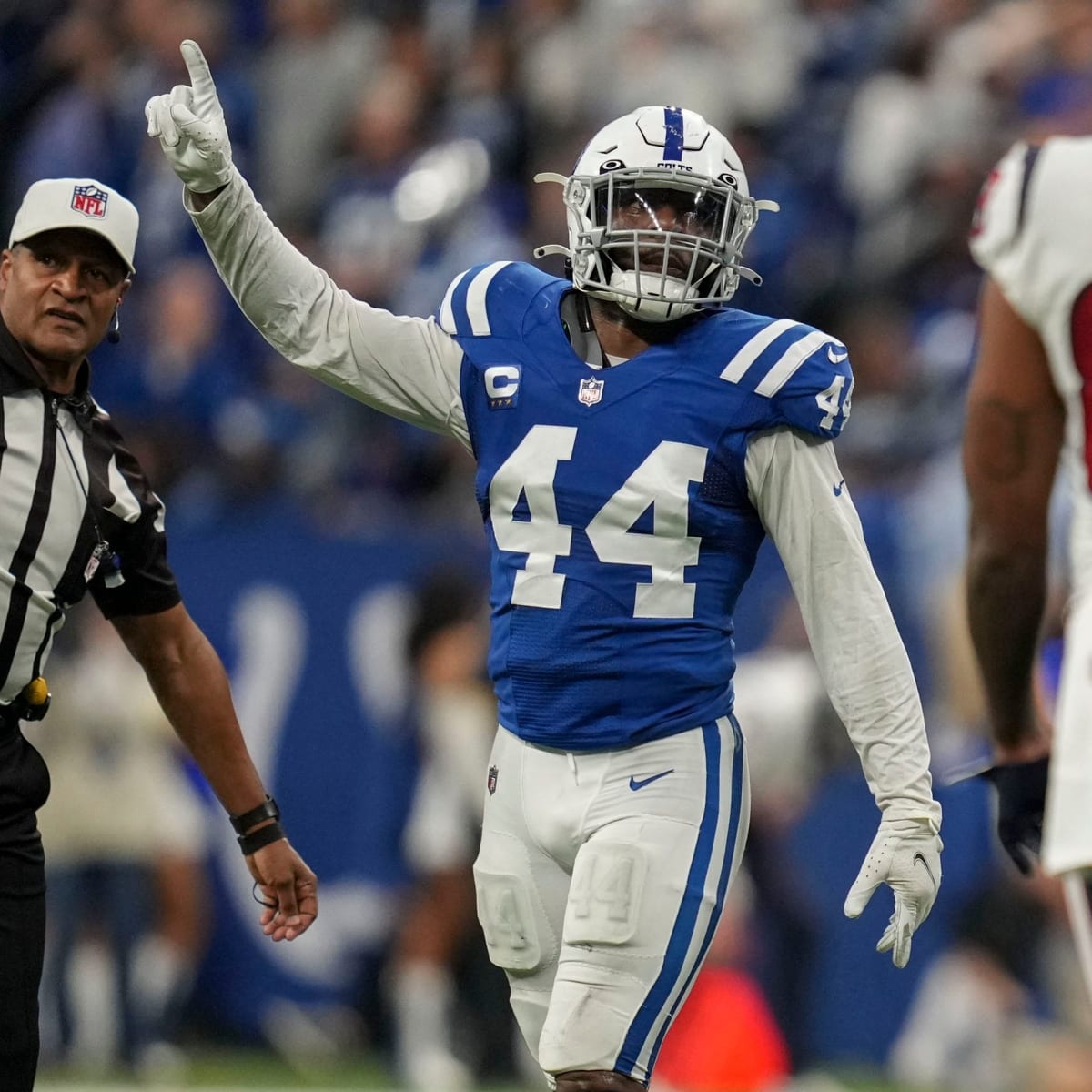 Indianapolis Colts Linebacker Zaire Franklin looks on in game action  News Photo - Getty Images