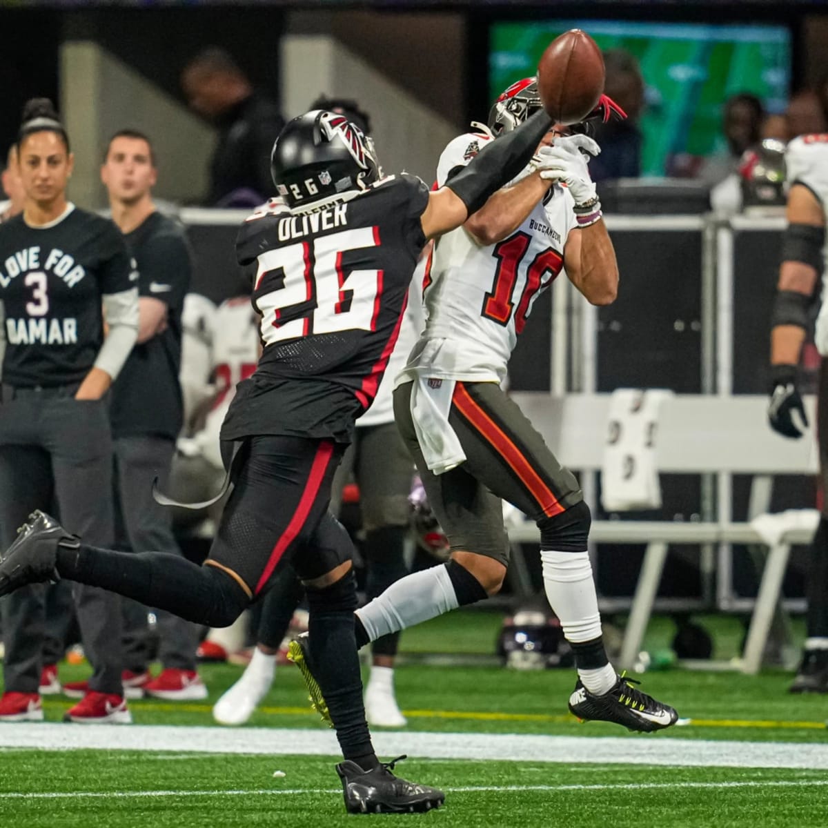 The #49ers have signed former Falcons CB Isaiah Oliver to a two-year deal,  per @mike_garafolo.