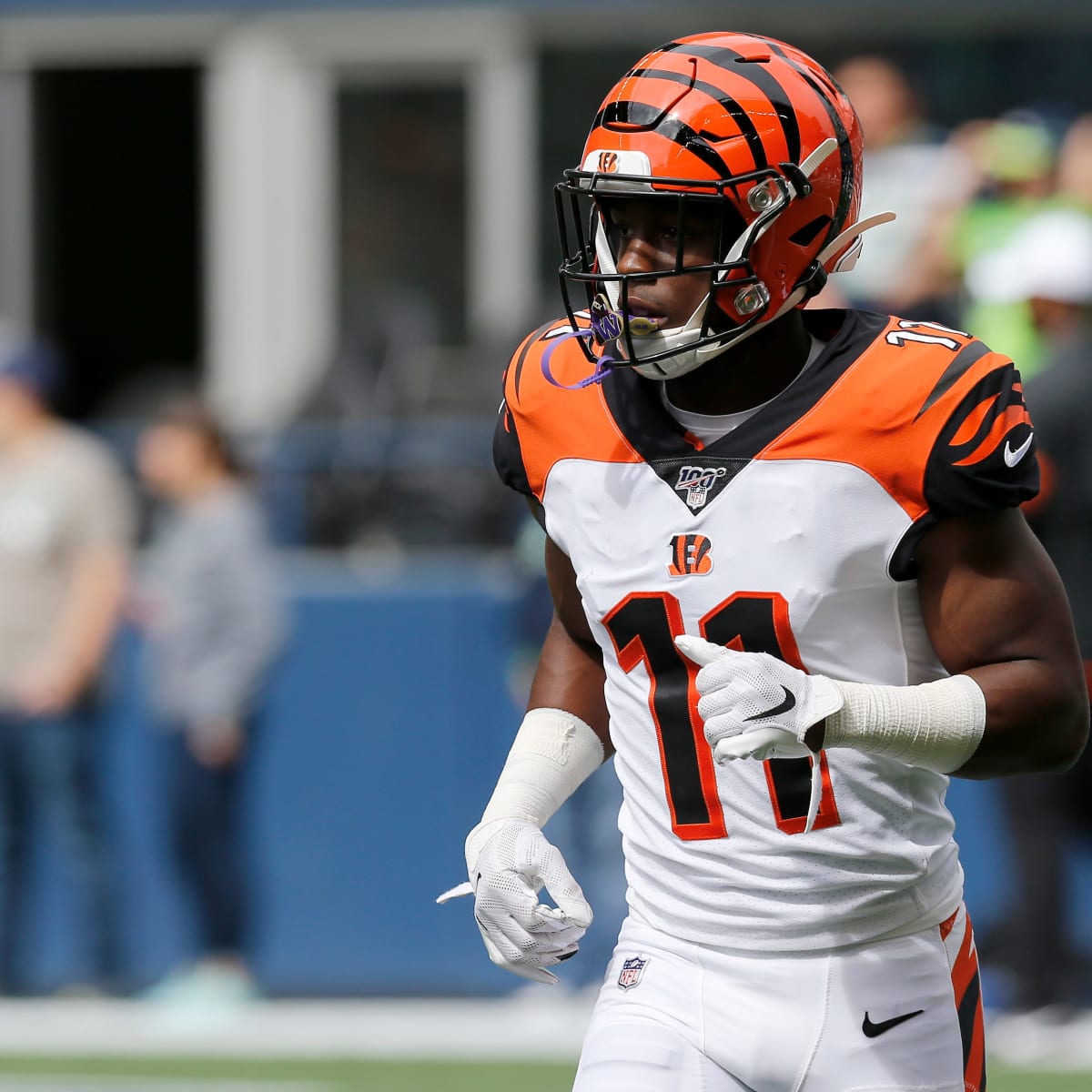 KC Chiefs Sign Former First-Round WR John Ross to Reserve/Future Deal -  Sports Illustrated Kansas City Chiefs News, Analysis and More