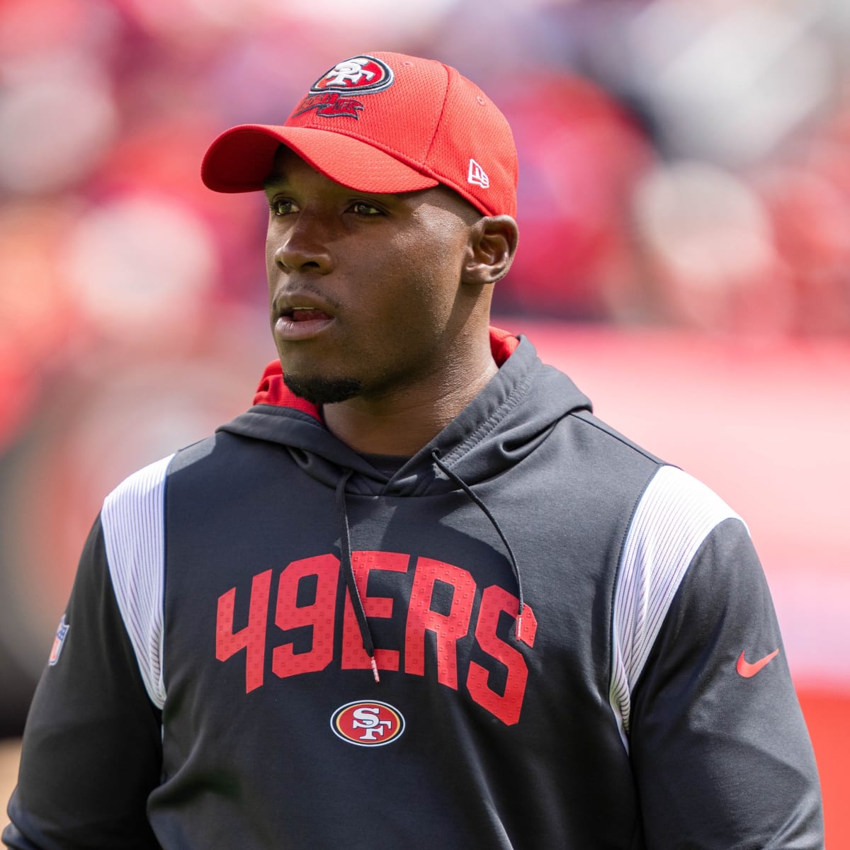 Former Texans and Eagles LB DeMeco Ryans officially begins coaching career  with 49ers