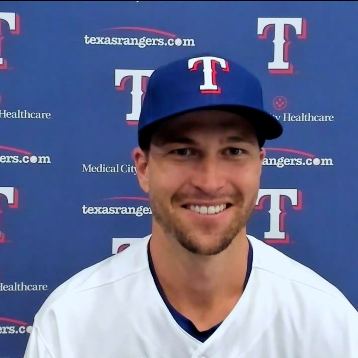 Jacob deGrom already dealing with injury at Rangers spring training