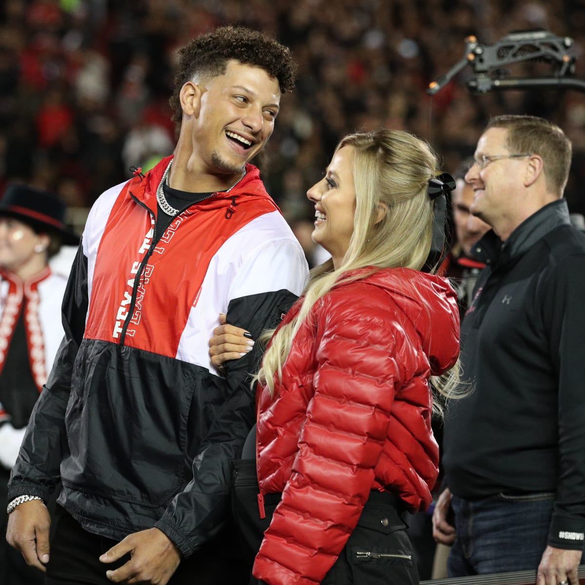 Fans flock to Patrick Mahomes' Kansas City Whataburger