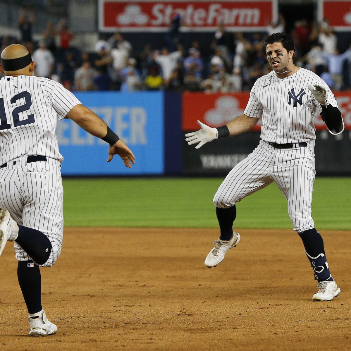 Mets sign ex-Yankee outfielder to minor league deal