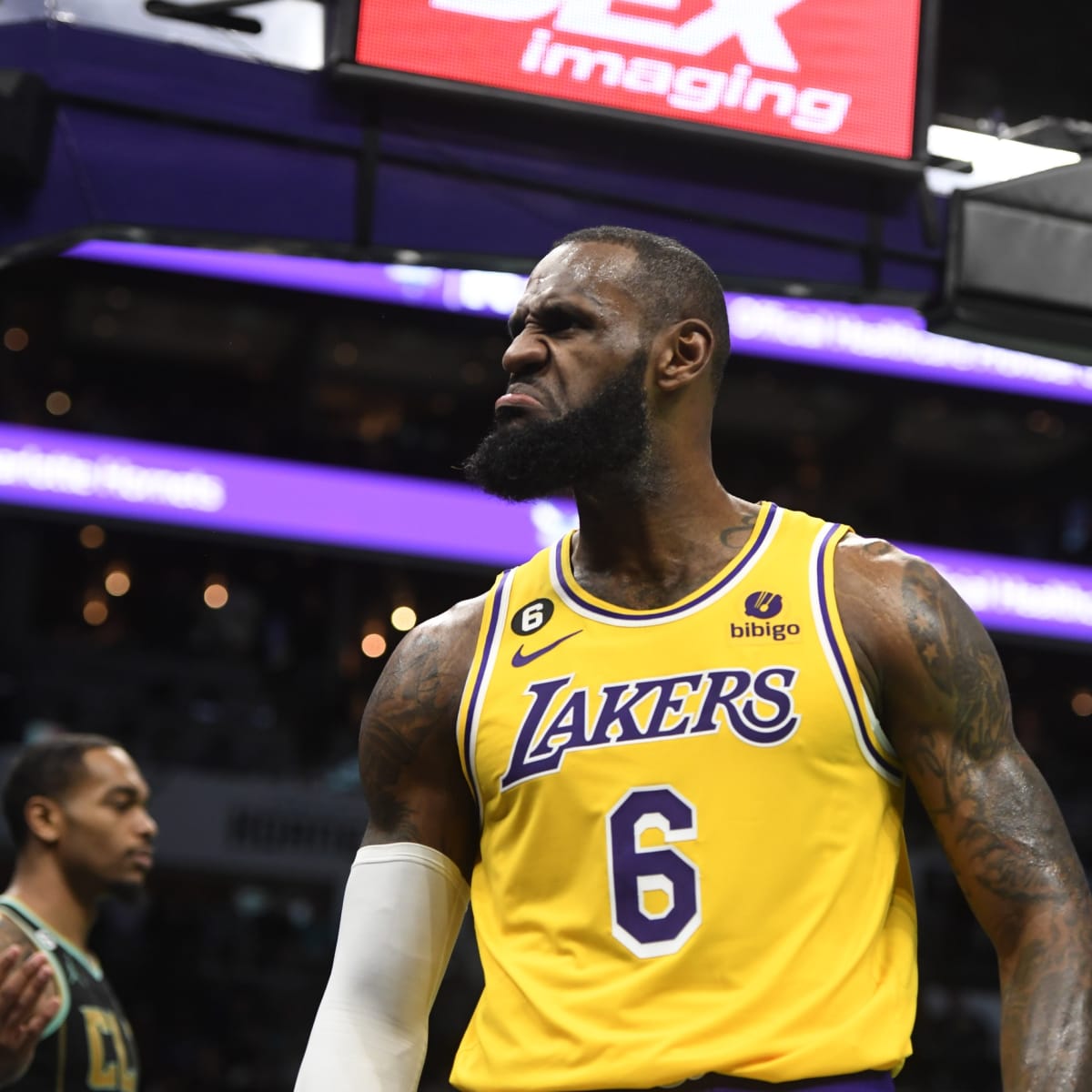 BREAKING: LeBron James' Status For Warriors-Lakers Game - Fastbreak on  FanNation