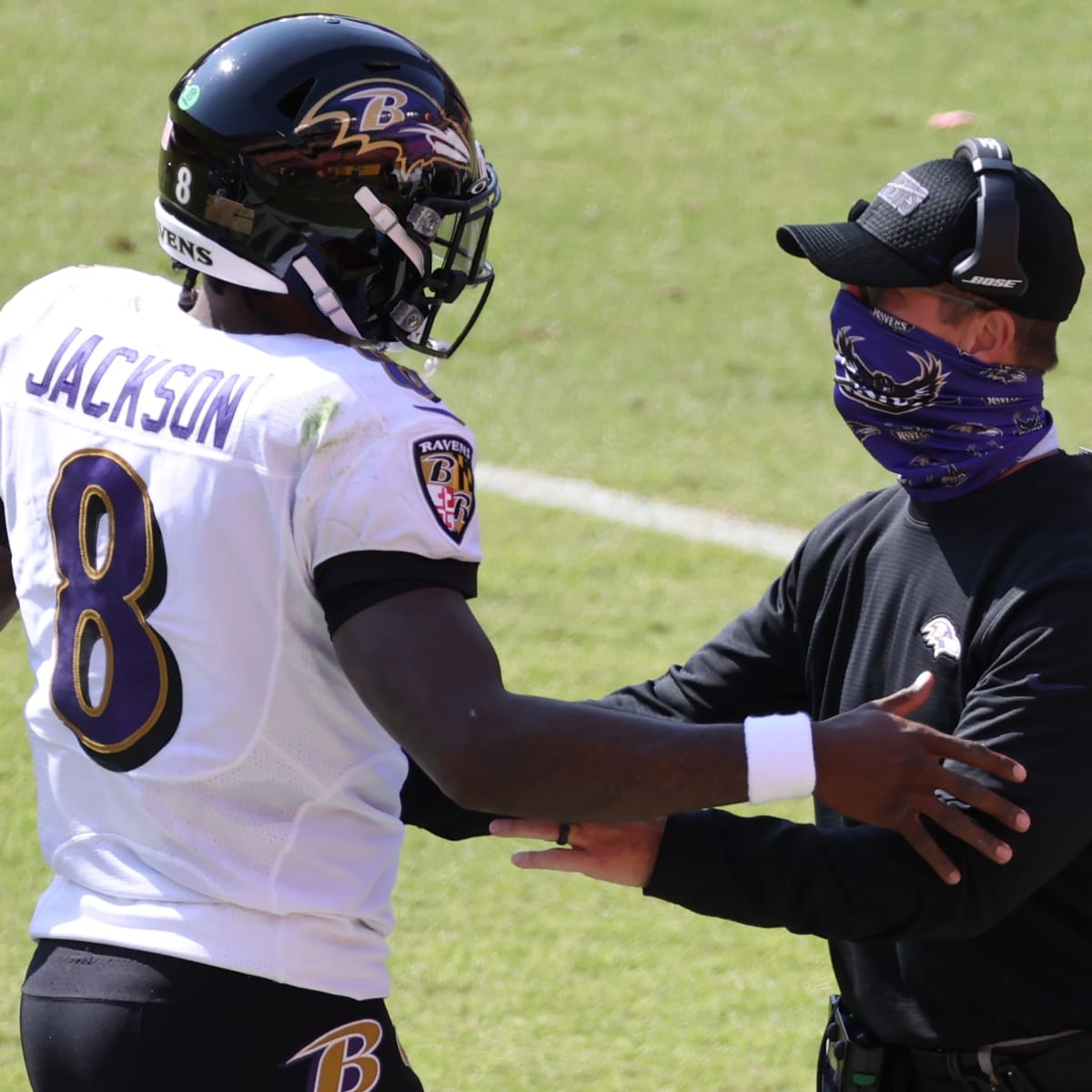 Lamar Jackson injury update: Ravens QB suffers knee sprain, 'week to week,'  per John Harbaugh