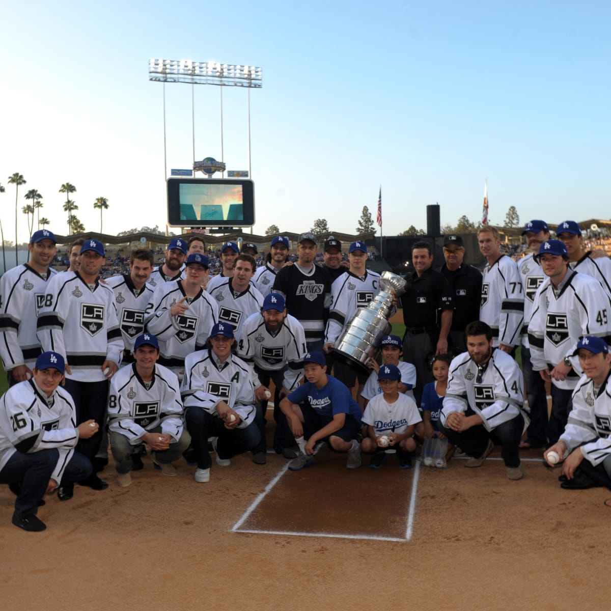 Dodgers: LA Kings Stars Build the 'Perfect Dodger Dog' - Inside