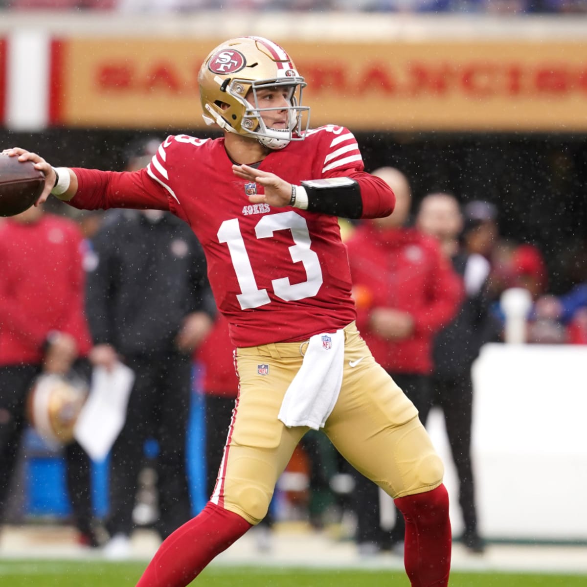 49ers Rookie QB Brock Purdy Set for 1st Playoff Test - Bloomberg