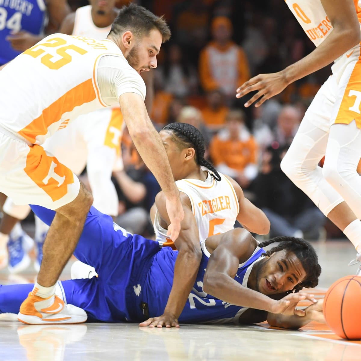 Kentucky Briefing: Former Kentucky basketball player Jarred Vanderbilt  sings a massive contract extension with the Los Angeles Lakers - Sports  Illustrated Kentucky Wildcats News, Analysis and More