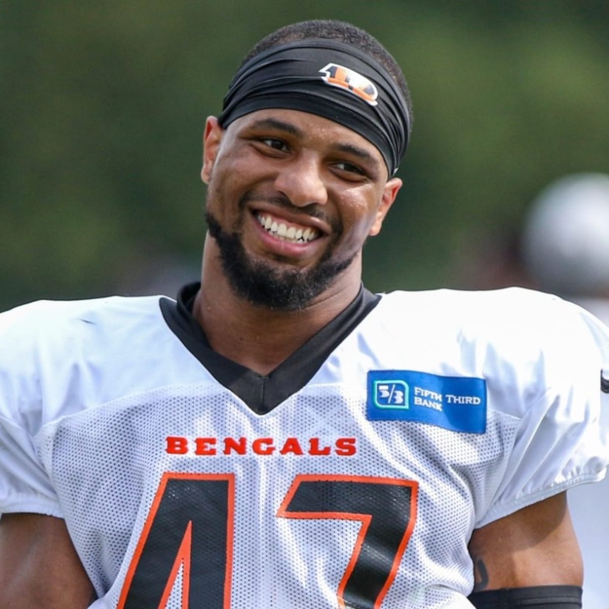 Cincinnati Bengals defensive end Raymond Johnson III drops back to