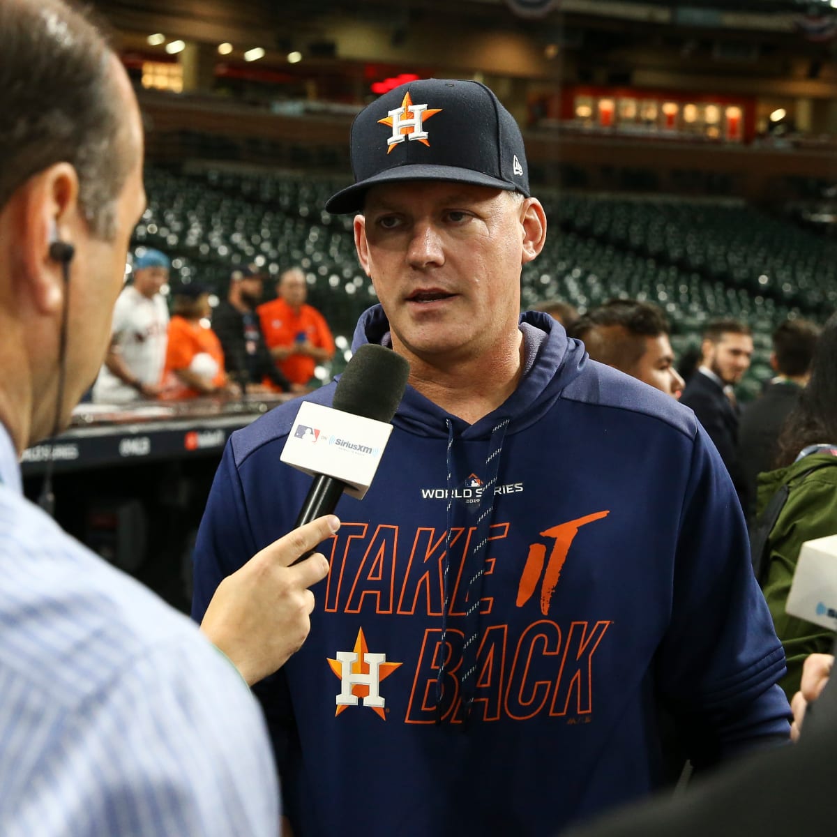 Astros manager A.J. Hinch denies hotel altercation