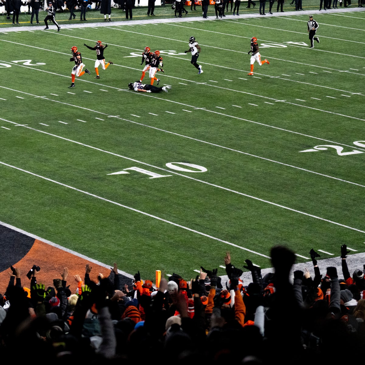 Watch: Bengals DE Sam Hubbard scores 98-yard TD vs. Ravens