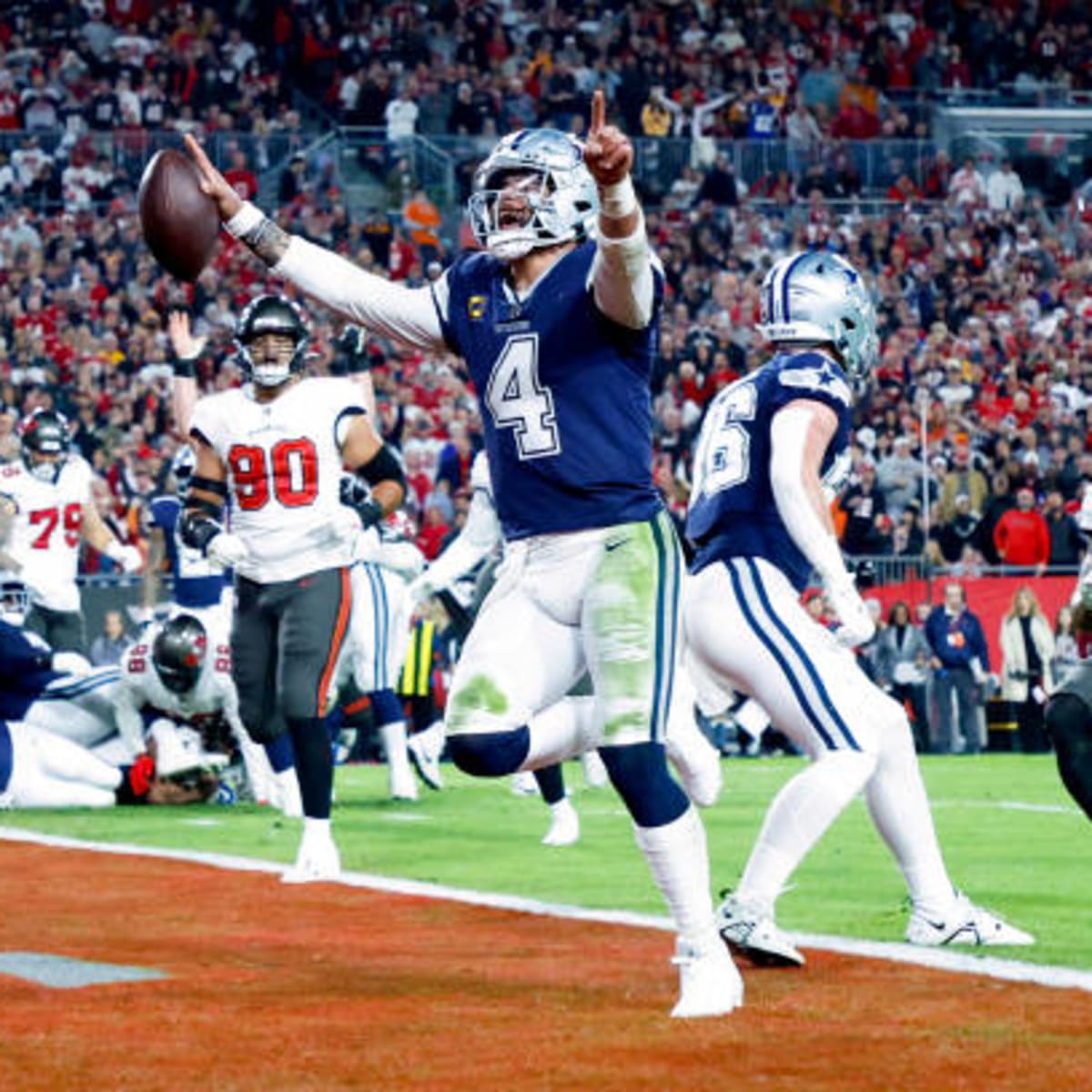 Dak Prescott of the Dallas Cowboys rushes for a touchdown against