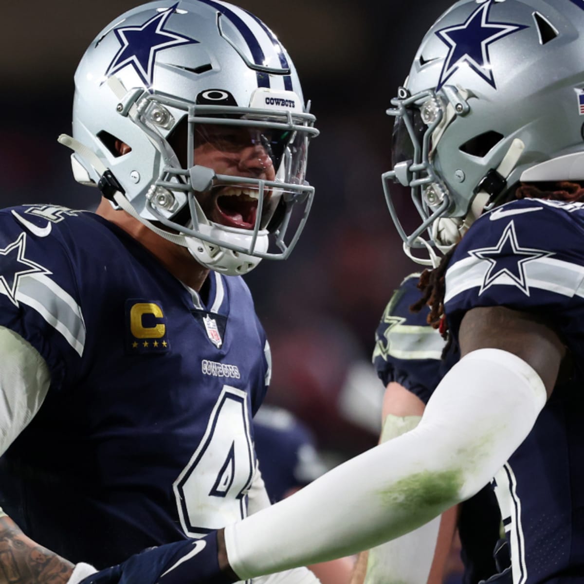 Prescott's 5 touchdowns lead Dallas over Tampa Bay