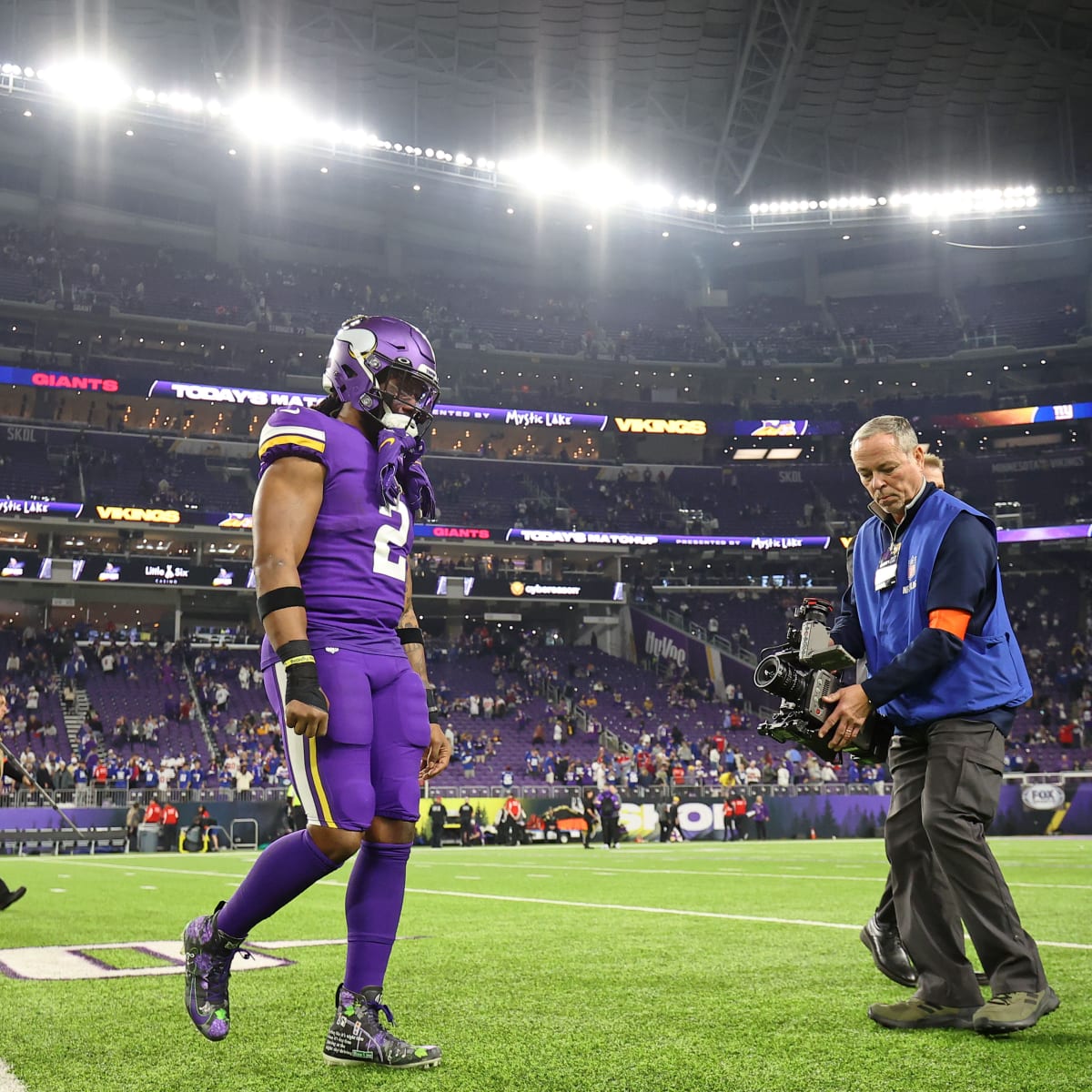 Gallery: Vikings players clean out their lockers at Winter Park