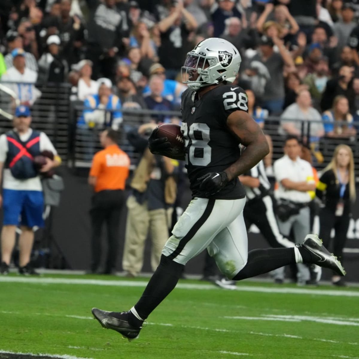Josh Jacobs ranked No. 12 among PFF's top 2023 free agents - Sports  Illustrated Las Vegas Raiders News, Analysis and More
