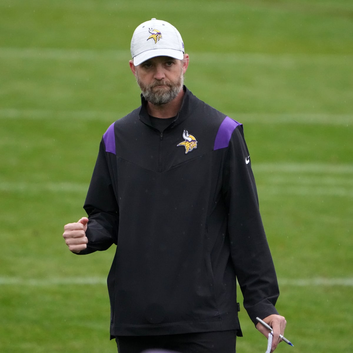 Vikings offensive coordinator Wes Phillips analyzes a Kirk Cousins