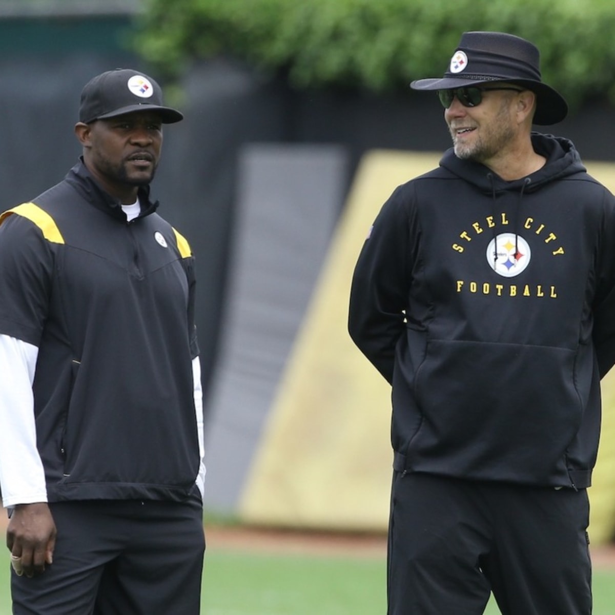 Falcons request interview with Steelers linebackers coach Brian