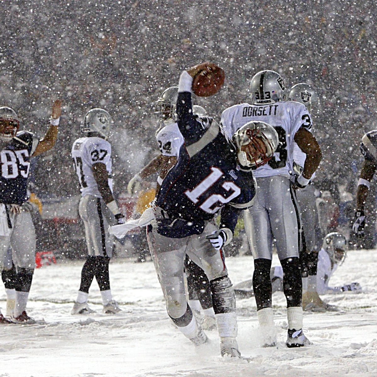 Tom Brady dunks on Raiders fans about the Tuck Rule