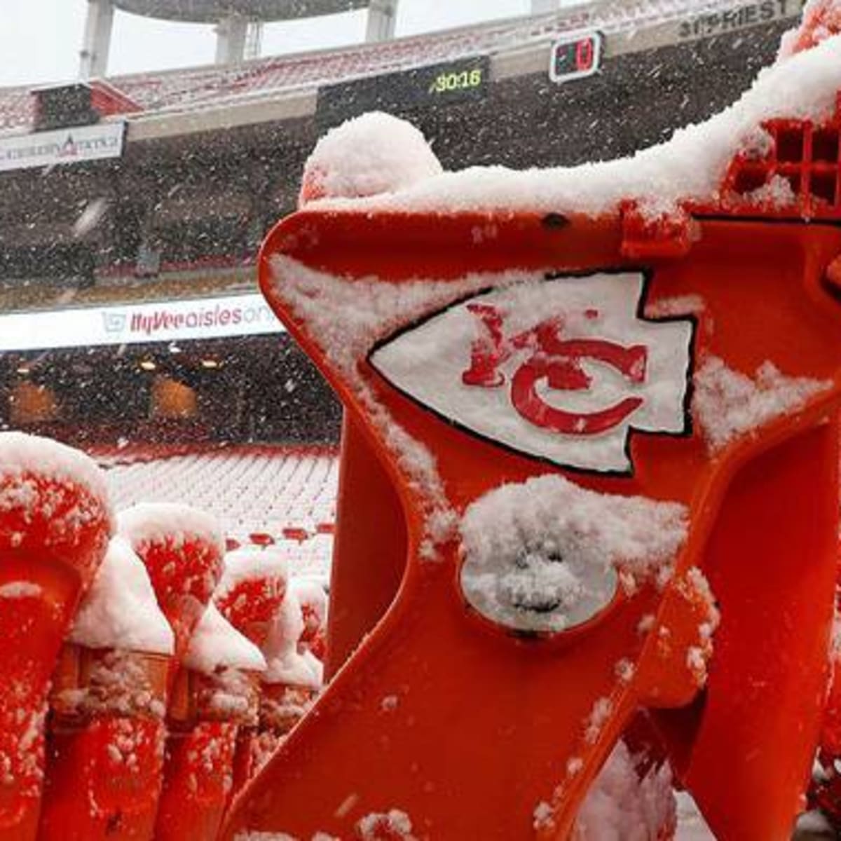 Jaguars vs. Chiefs playoff game faces winter weather challenges in Kansas  City