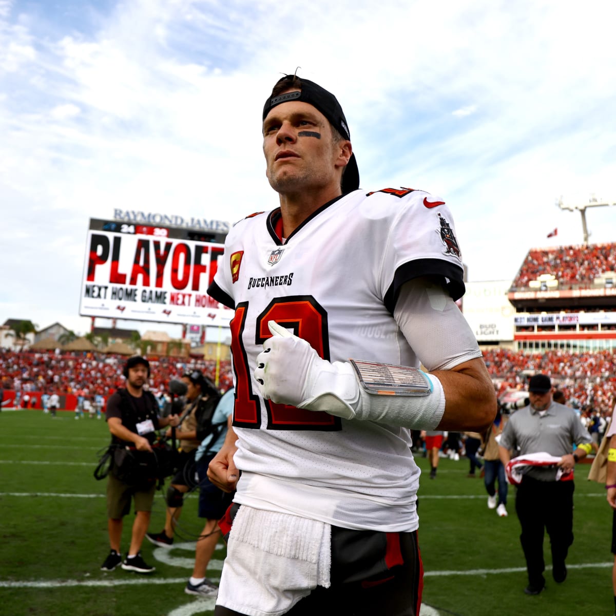 Game Worn Tom Brady Buccaneers Jersey Sells For Insane $1.2 Million Price - Tampa  Bay Buccaneers, BucsGameday