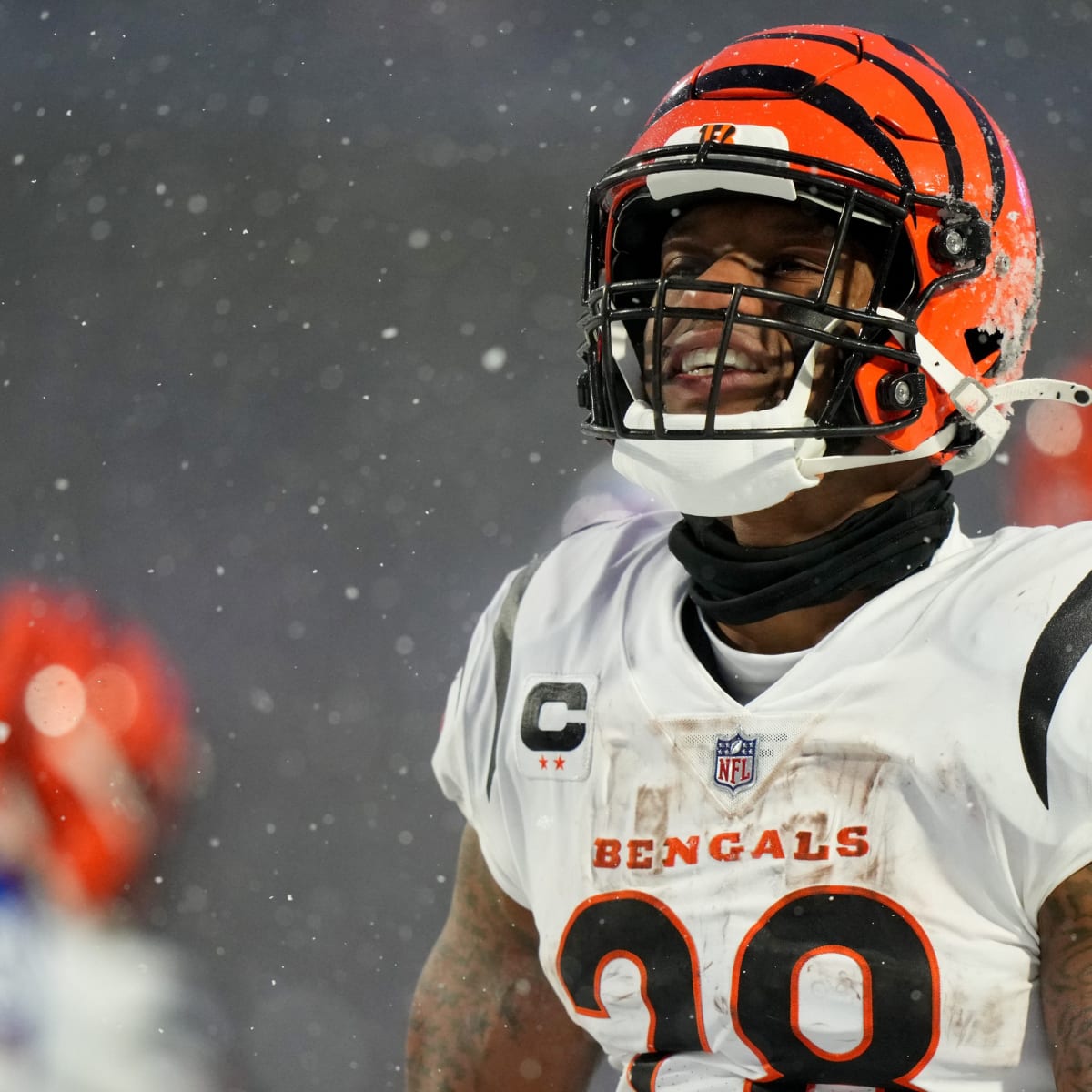 Report: Deputies enter home of Cincinnati Bengals' running back