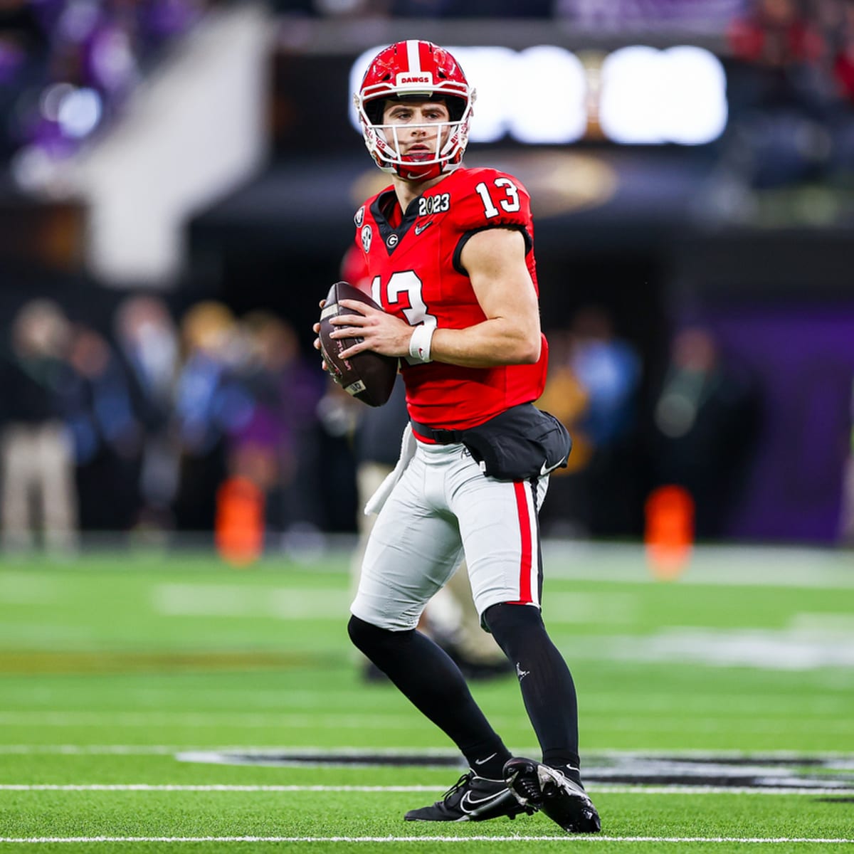 National Champion Stetson Bennett Wins Manning Award - University of  Georgia Athletics