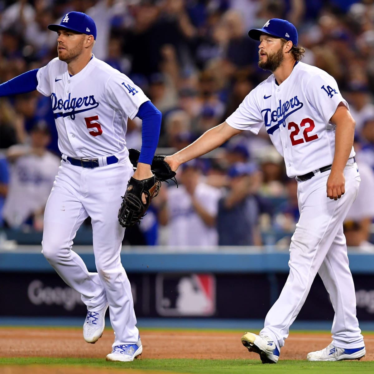 Maker of Jacket MLB Los Angeles Dodgers Walker Buehler