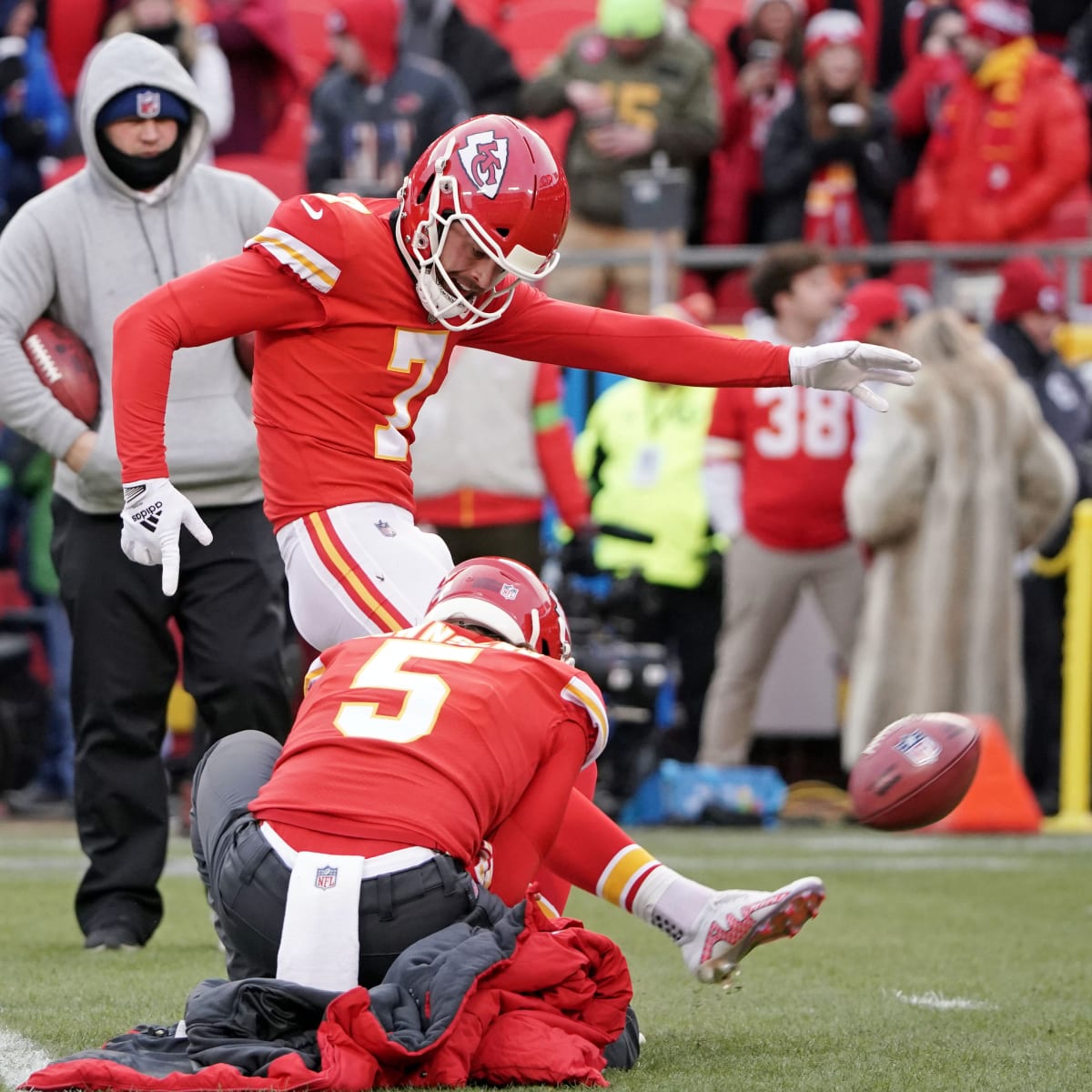 All glory to God': Chiefs' Butker makes game-winning kick in the