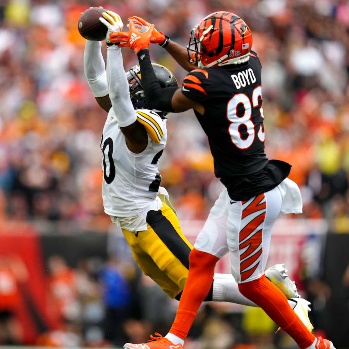 Pittsburgh Steelers cornerback Cameron Sutton (20) celebrates during a NFL  football game against the Cincinnati Bengals, Sunday, Sept. 11, 2022, in  Cincinnati. (AP Photo/Emilee Chinn Stock Photo - Alamy