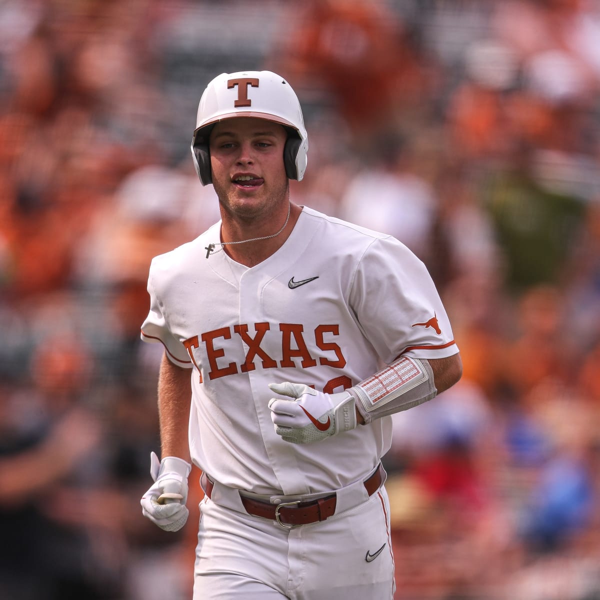 Texas baseball players and fans impressed by Air Force team