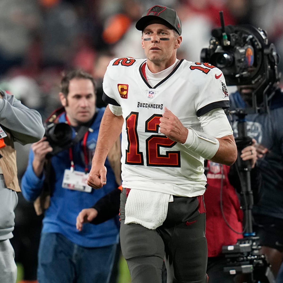 Watch: Tom Brady's Final Run Off Field Shared by NFL After