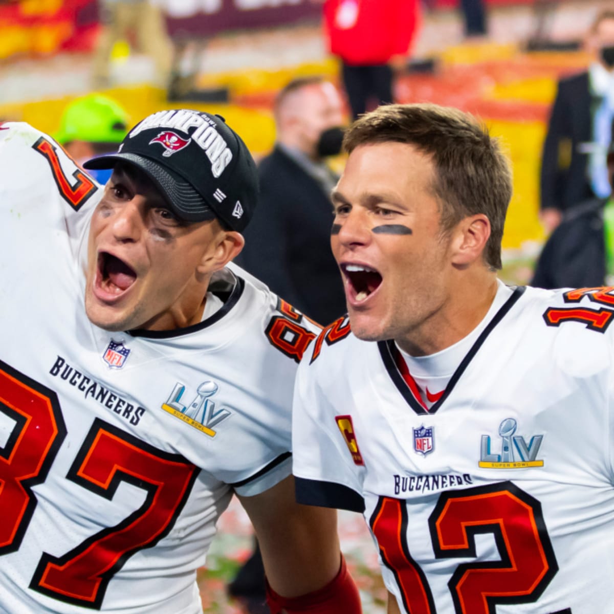 Tom Brady AND Rob Gronkowski not in Bears unis? Terrific. - Chicago  Sun-Times