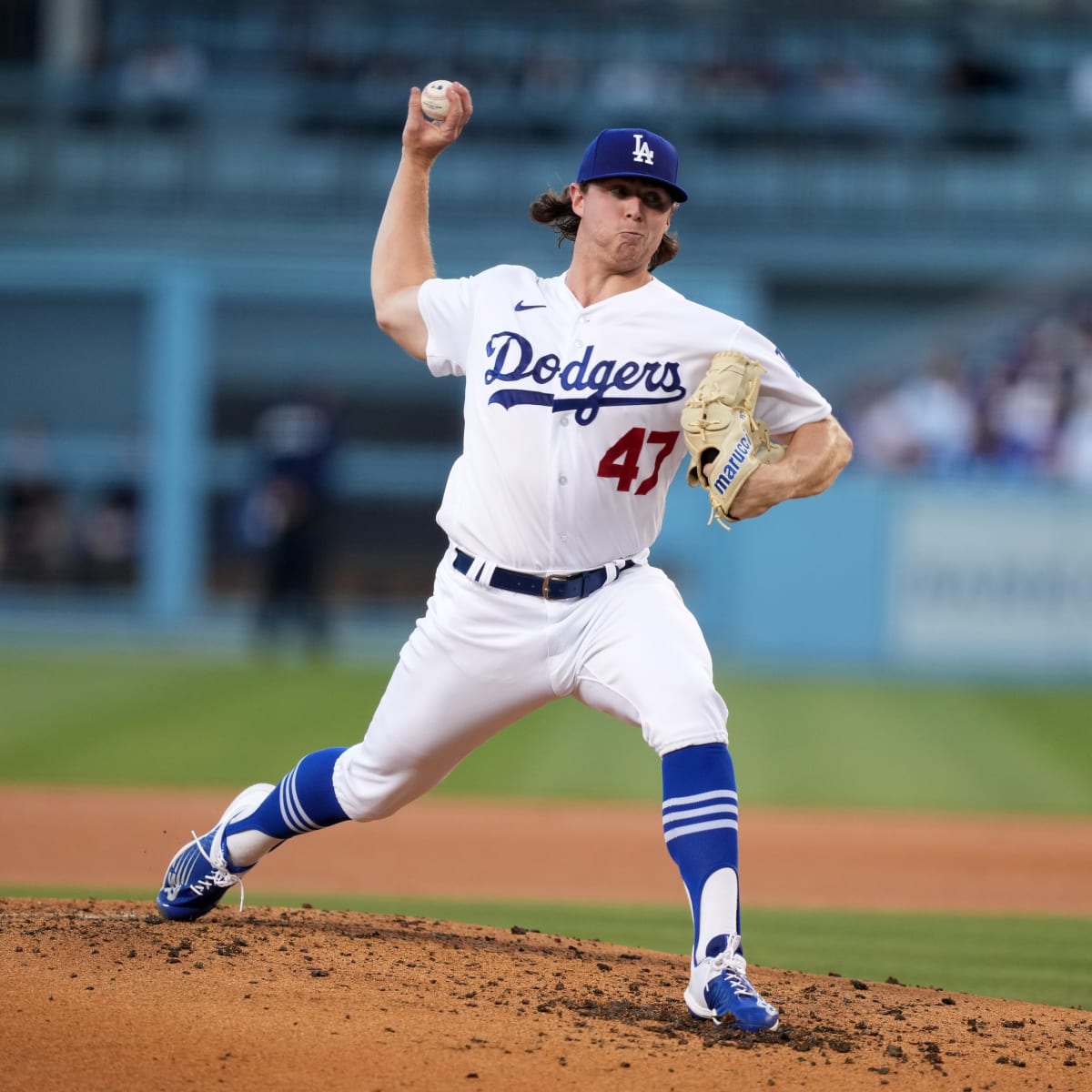 Dodgers: Watch PGA Golf Chug His Beer in Epic Fashion on LA Jumbotron -  Inside the Dodgers