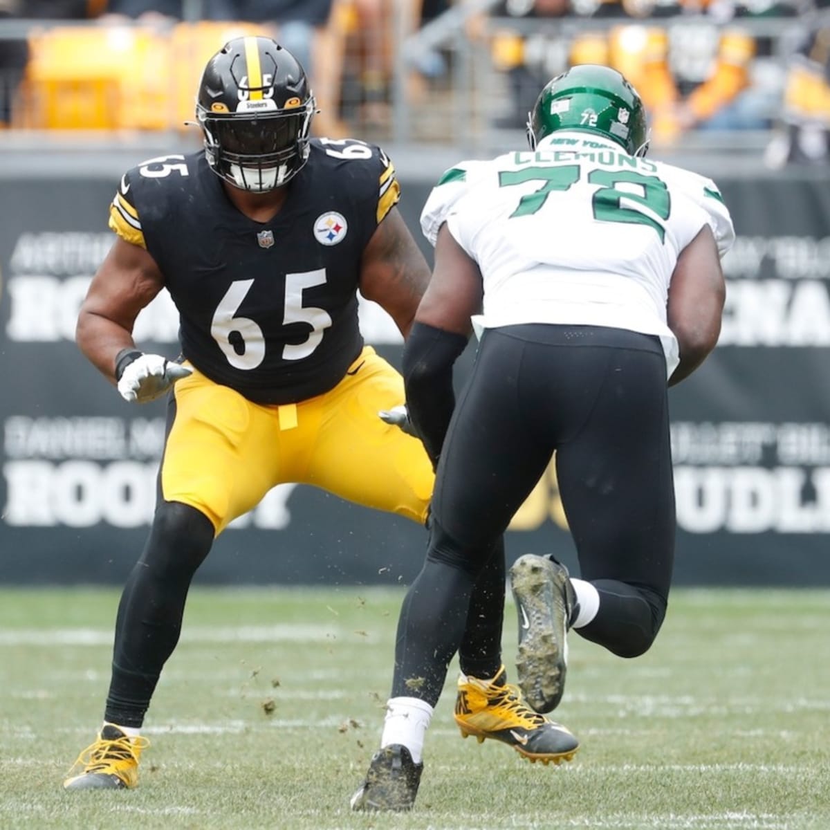 Pittsburgh Steelers offensive tackle Dan Moore Jr. (65) takes the field for  an NFL football game against the Las Vegas Raiders, Sunday, Sept. 19, 2021,  in Pittsburgh. (AP Photo/Keith Srakocic Stock Photo - Alamy