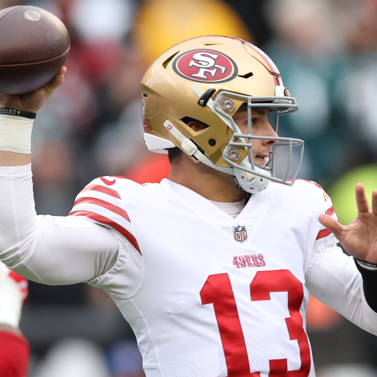 Brock Purdy throws 2 TDs in return from elbow surgery; 49ers drill Steelers  30-7 in season opener