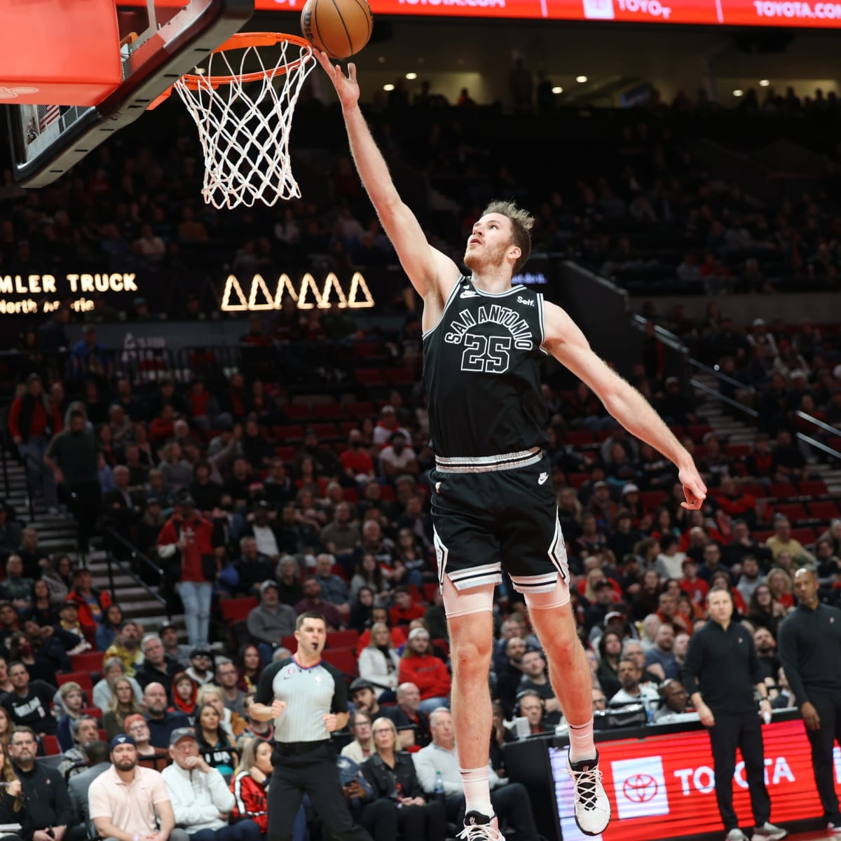 Rebuilding San Antonio Spurs land more draft picks by trading Jakob Poeltl  to Toronto Raptors, Sports & Recreation, San Antonio