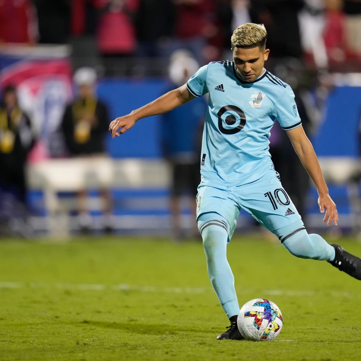 Sweepstakes: Win a signed Emanuel Reynoso Jersey